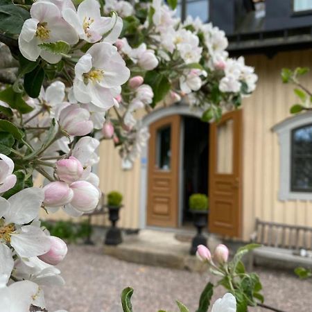 Runnvikens Pensionat Tystberga Bagian luar foto